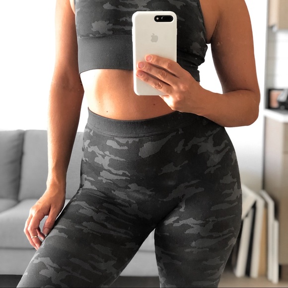 Gray camo print workout set - Picture 5 of 8